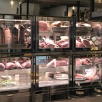 焼肉・冷麺 二郎 - 冷蔵庫