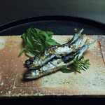 と村 - 琵琶湖の稚鮎の焼き物