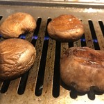 焼肉・冷麺 二郎 - しいたけも大きくて立派！香りも良いです♪