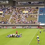 秩父宮ラグビー場 売店 - 気合の入ったスクラム。