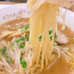 札幌ラーメン どさん子 - 麺リフト