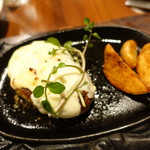 Revo - 黒毛和牛ハンバーグステーキ　チーズのせ