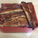 鮒兼 - 蓋を開けるとこんな感じ　お隣のテーブルの女性が瞠目してました（笑）