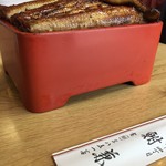 鮒兼 - こちらがワイフの上鰻重　いたって普通に見えますが結構なボリュームです