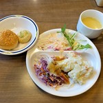 ステーキガスト - サラダ＆パン＆スープ