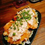 ONE TWO DON - 鶏天南蛮(正式名称不明)　５５０円(税込)　ランチにはないけど、雨降りのランチタイムの早い時間帯には他にお客さんがいなかったので、作ってもらえました。サクサクに揚がった薄っすらとピンク色をした鶏肉が５個でボリューム有。タルタルソースと甘酢。