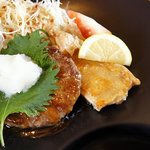 ジョイフル - “和風ハンバーグ＆チキンレモン膳”(499円)。