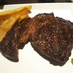 ステーキハウス 听 秋葉原店 - わさびが添えてある