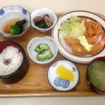 ななっこ - おまかせ定食　エビフライ　タルタル載せ