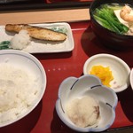 浪花ろばた 八角 - 鮭も付いた定食