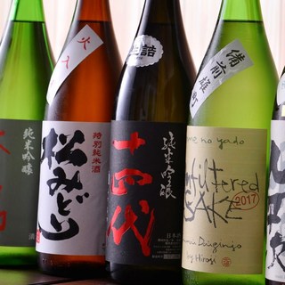 There is a lineup of approximately 35 types of sake carefully selected by the owner from all over the country.