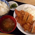 魚八＆串八珍 - チキンカツ定食750円