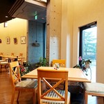 コーヒーハウス 音工房 - 明るい店内