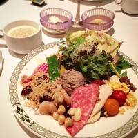ロウリーズ・ザ・プライムリブ 恵比寿ガーデンプレイス店 - サラダバーとスープ