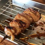 串焼キ カメチヨ・シャルボン - もも(たれ) 