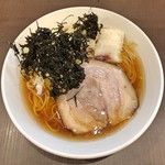 麺屋りゅう - 醤油らーめん 大盛（鶏 × 白身魚のアラ × ハモのアラ）