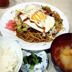 しらたき - 焼きそば大玉子焼き付き定食