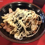  半チャーシュー丼 (100円)