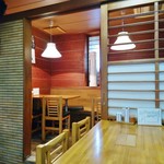 気賀亭 - 店内テーブル席