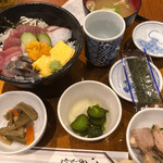 Izakaya Ichiriki - 海鮮丼定食 850円。