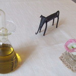 ヴィラ・アイーダ - テーブル