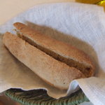 ヴィラ・アイーダ - 最初のパン