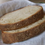 ヴィラ・アイーダ - おかわりのパン