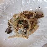 ヴィラ・アイーダ - 牛蒡とホロホロ鳥のソースのパスタ