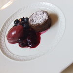 ヴィラ・アイーダ - モワルーショコラとブルーベリーのジェラート　ハイビスカス風味