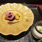 大文字屋　龍田川 - 7.牛ランプ肉と花山椒、実山椒と味噌ソース/淡路島の新玉ねぎのすり流しスナップエンドウ