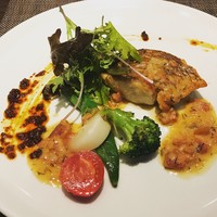 キャトルラパン - 鯛のポワレも、皮パリ、中ふっくらですよ♬