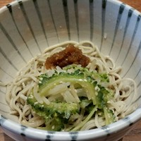 宗胡 - ゴーヤともやしのそば。