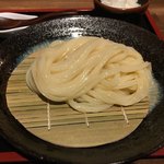 讃岐つけ麺 寒川 - 相変わらず美しいモチプル
            なかなか他に類のない珍しい麺