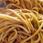 ウイーン - COFFEE ウイーン ＠ときわ台 オレンジ色のソースを纏うナポリタンスパゲッティに使われる1.6㎜ほどの太さの茹で置きモチモチ麺