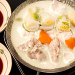 八幡屋 - 豆乳変わりスープで味わう、とり鍋