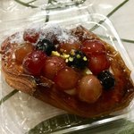 メゾン ムラタ - 赤ぶどうのデニッシュ ¥260