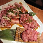 飛び牛出汁焼肉 舌賛 GEMS大門店 - 