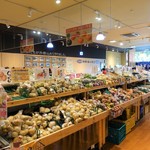 産直市場よってって - 店内