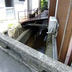 出雲そば きがる - わずかに残った石橋の名残でしょうか？