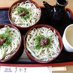 出雲そば きがる - （限定）梅がのった割子が3枚です