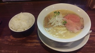 ラーメンそらのした - ライス並 120円+鶏白湯塩ラーメン 750円