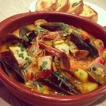 Santorini Restaurant - この店の「カカビア」は旨い　　　　　　　　　　　ギリシャ風「ブイヤベース」