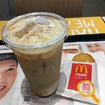 マクドナルド - アイスキャラメルラテとハッシュポテト