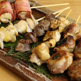希少部位～変わり種まで。食べ応えのある【串焼き】盛り合わせ！