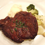 ブラッスリー・グー - 牛フィレ肉のステーキマスタードソース添え(Aランチの主菜)