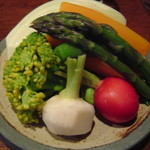 やぎや - バーニャカウダ(季節の野菜をアンチョビソースで戴く)