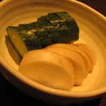 鳥焼 笹や - お通し：浅漬け