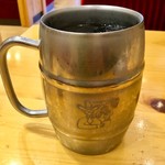 コメダ珈琲店 - 「たっぷりアイスコーヒー」(540円)。手榴弾か黒ひげ危機一発か？