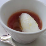 PRISMA - 2011年6月：イニッツィオ。冷たいトマトのスープ。ソルベを添えて。