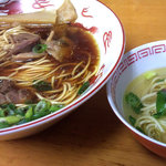 Menya Hare - 笠岡ラーメンと塩ラーメン（取り分け用ミニ丼）